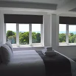 Q8 Boutique Hotel