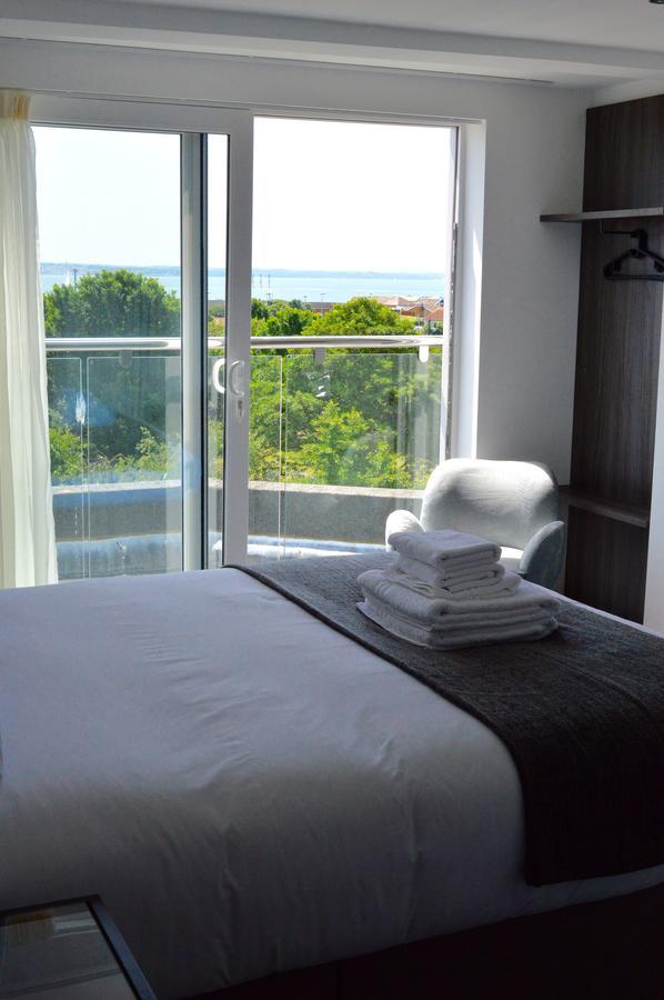 Q8 Boutique 4* Portsmouth